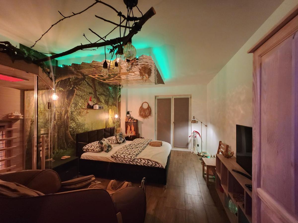 Warszawa Wola Wyjatkowe Studio Z Jacuzzi, Sauna I Fotelem Do Masazu - Exceptional Studio In Warsaw With Jacuzzi, Sauna And Massage Chair Ngoại thất bức ảnh