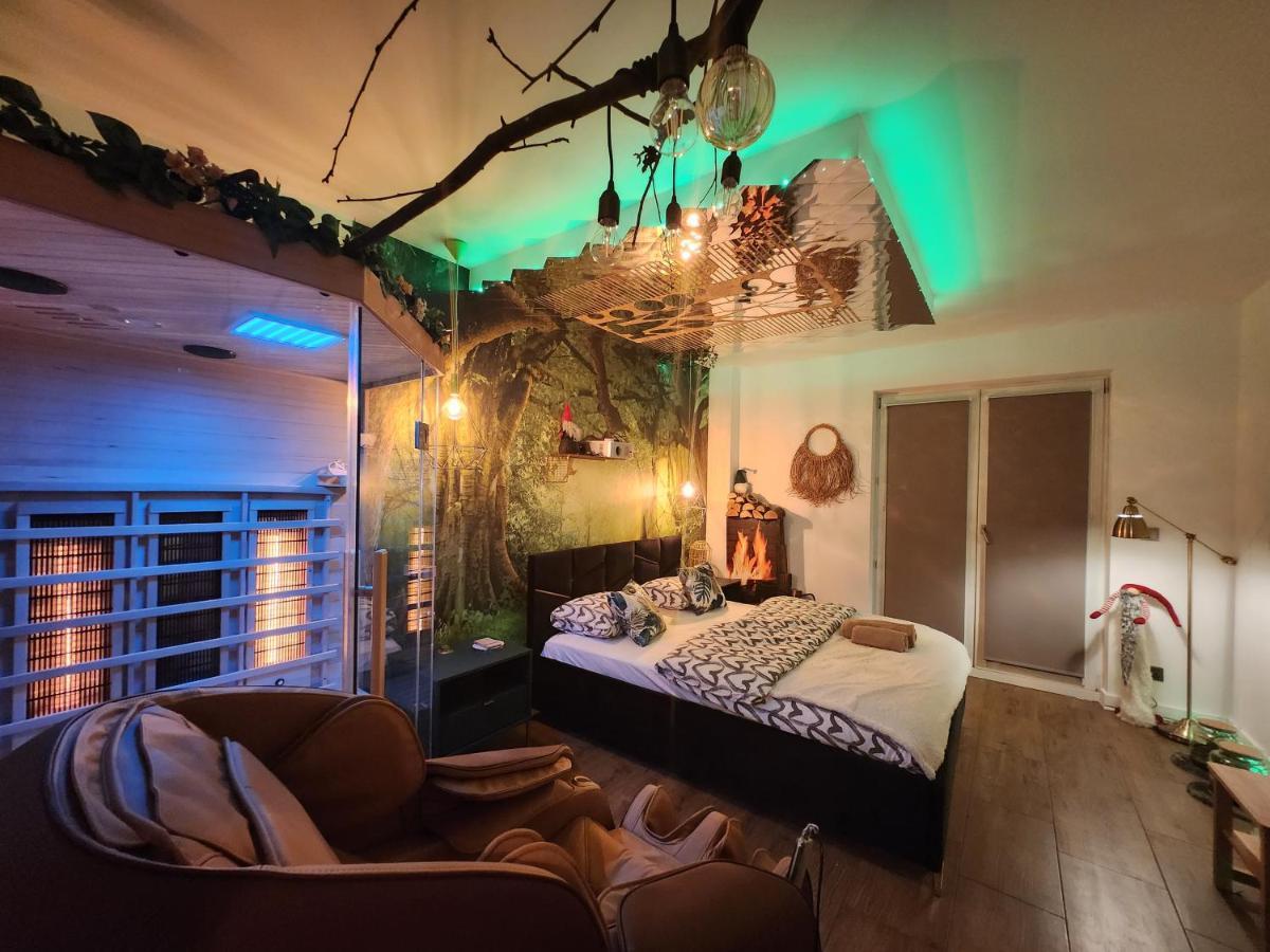 Warszawa Wola Wyjatkowe Studio Z Jacuzzi, Sauna I Fotelem Do Masazu - Exceptional Studio In Warsaw With Jacuzzi, Sauna And Massage Chair Ngoại thất bức ảnh