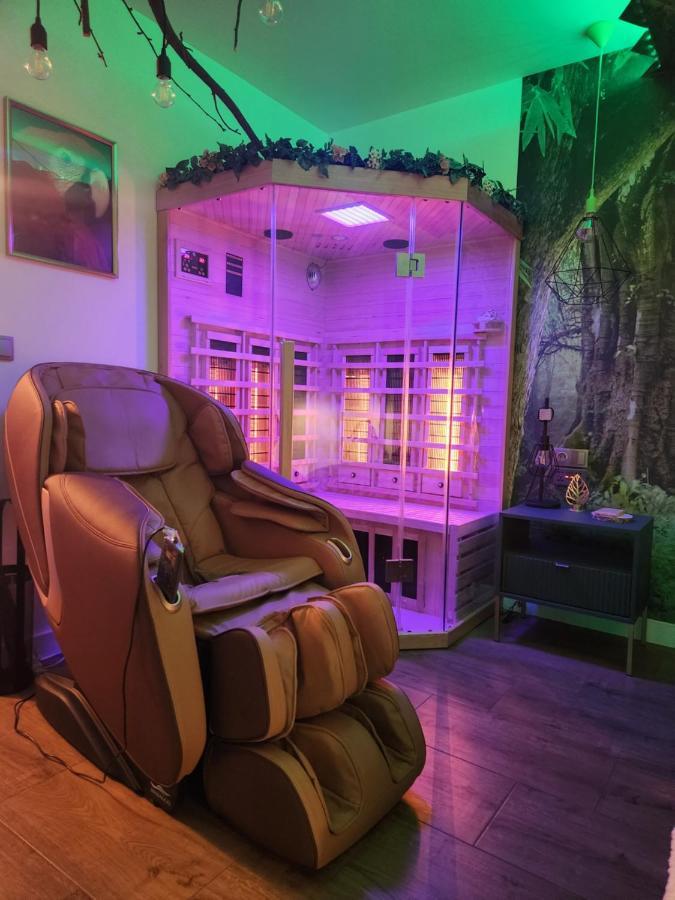 Warszawa Wola Wyjatkowe Studio Z Jacuzzi, Sauna I Fotelem Do Masazu - Exceptional Studio In Warsaw With Jacuzzi, Sauna And Massage Chair Ngoại thất bức ảnh