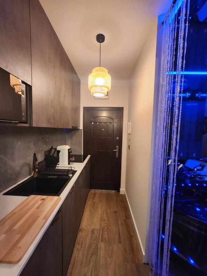 Warszawa Wola Wyjatkowe Studio Z Jacuzzi, Sauna I Fotelem Do Masazu - Exceptional Studio In Warsaw With Jacuzzi, Sauna And Massage Chair Ngoại thất bức ảnh